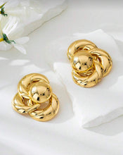 Load image into Gallery viewer, Gold Oversized Knot Flower Earrings