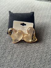 Load image into Gallery viewer, Glitter Heart Earrings
