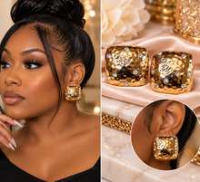 Load image into Gallery viewer, Gold Hammered Rhinestone Statement Earrings

